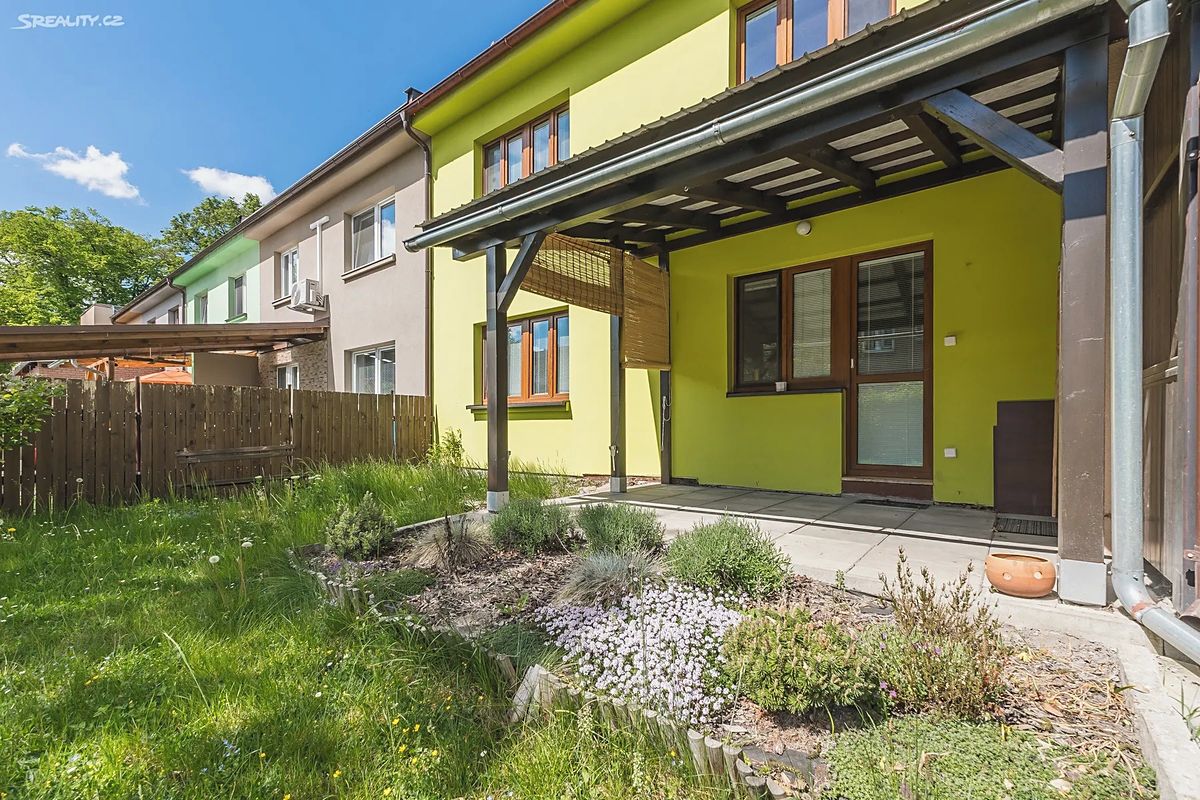 Pronájem bytu 2+kk 44 m²