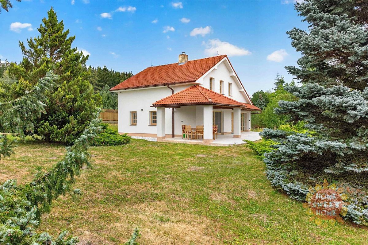 Prodej rodinného domu 140 m², pozemek 2027 m² – fotografie 3