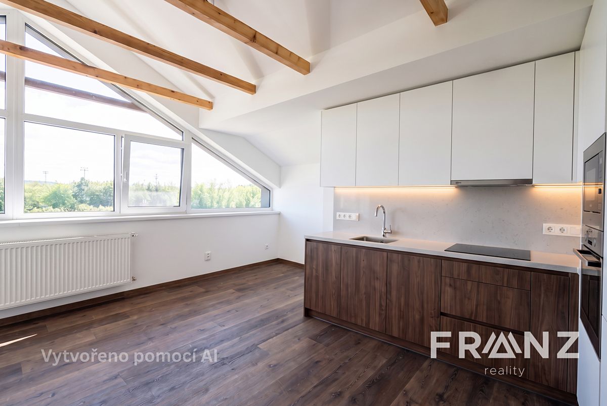 Pronájem bytu 1+kk 28 m²