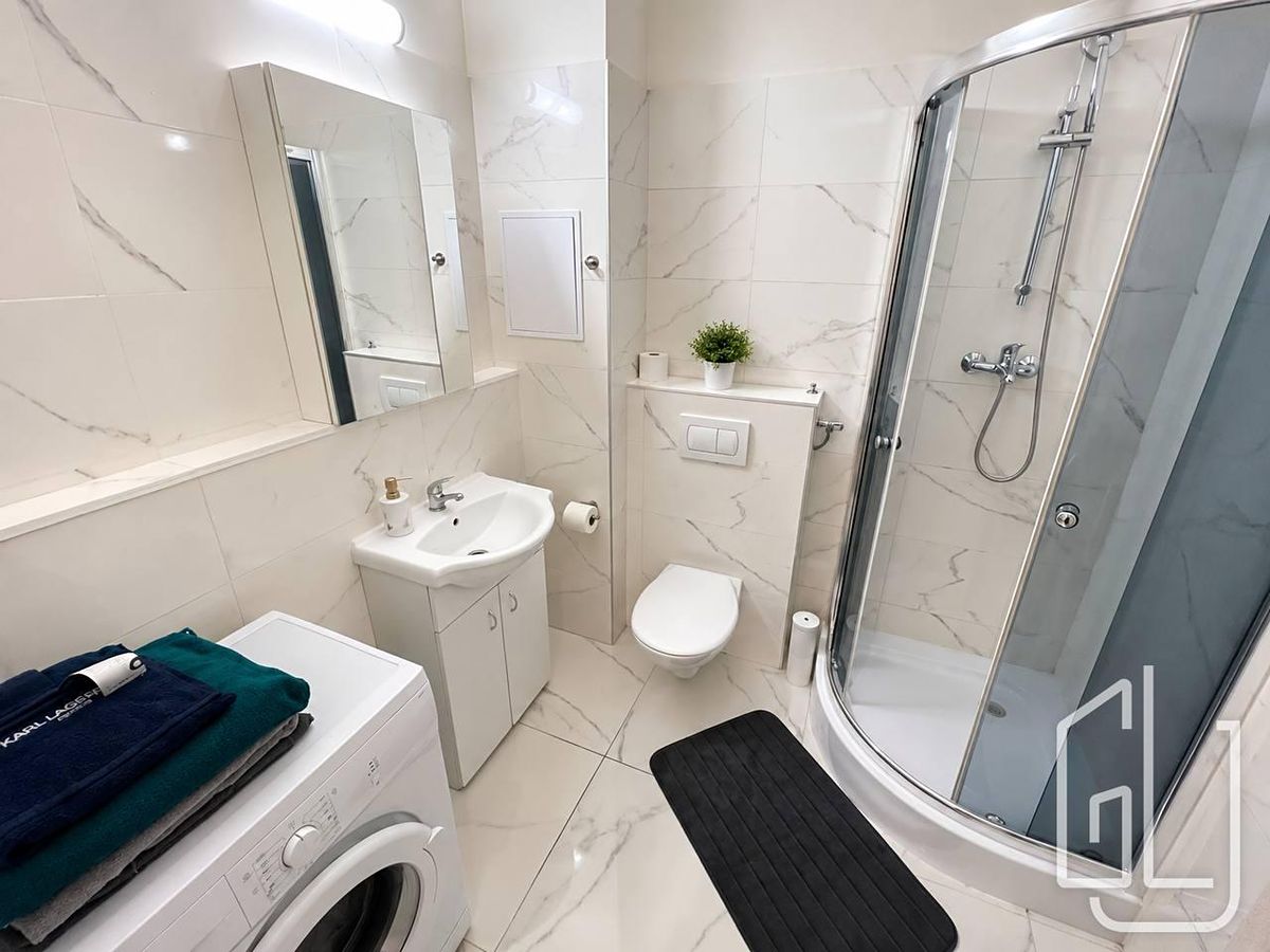 Pronájem bytu 1+kk 37 m² – fotografie 3