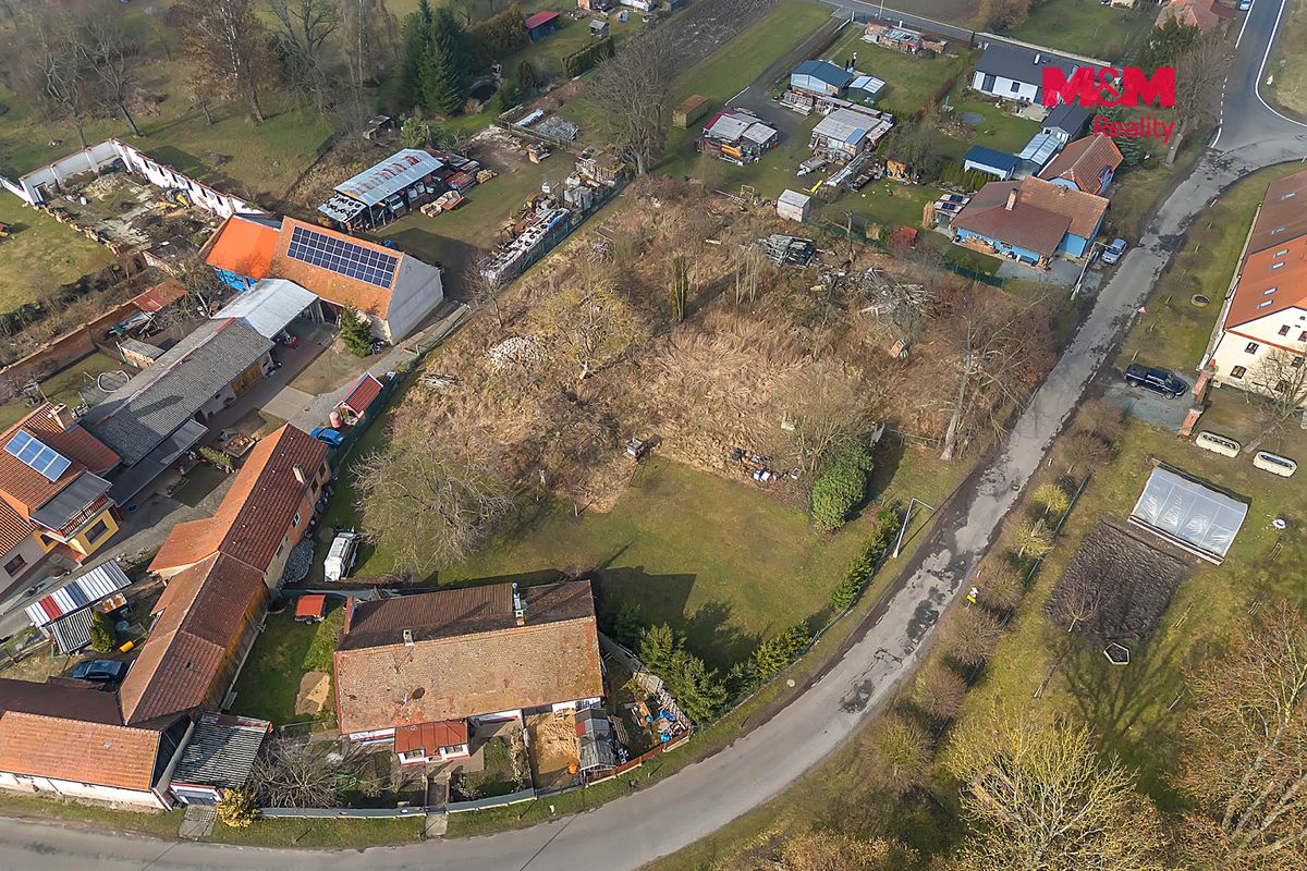 Prodej stavebního pozemku 1767 m² – fotografie 2