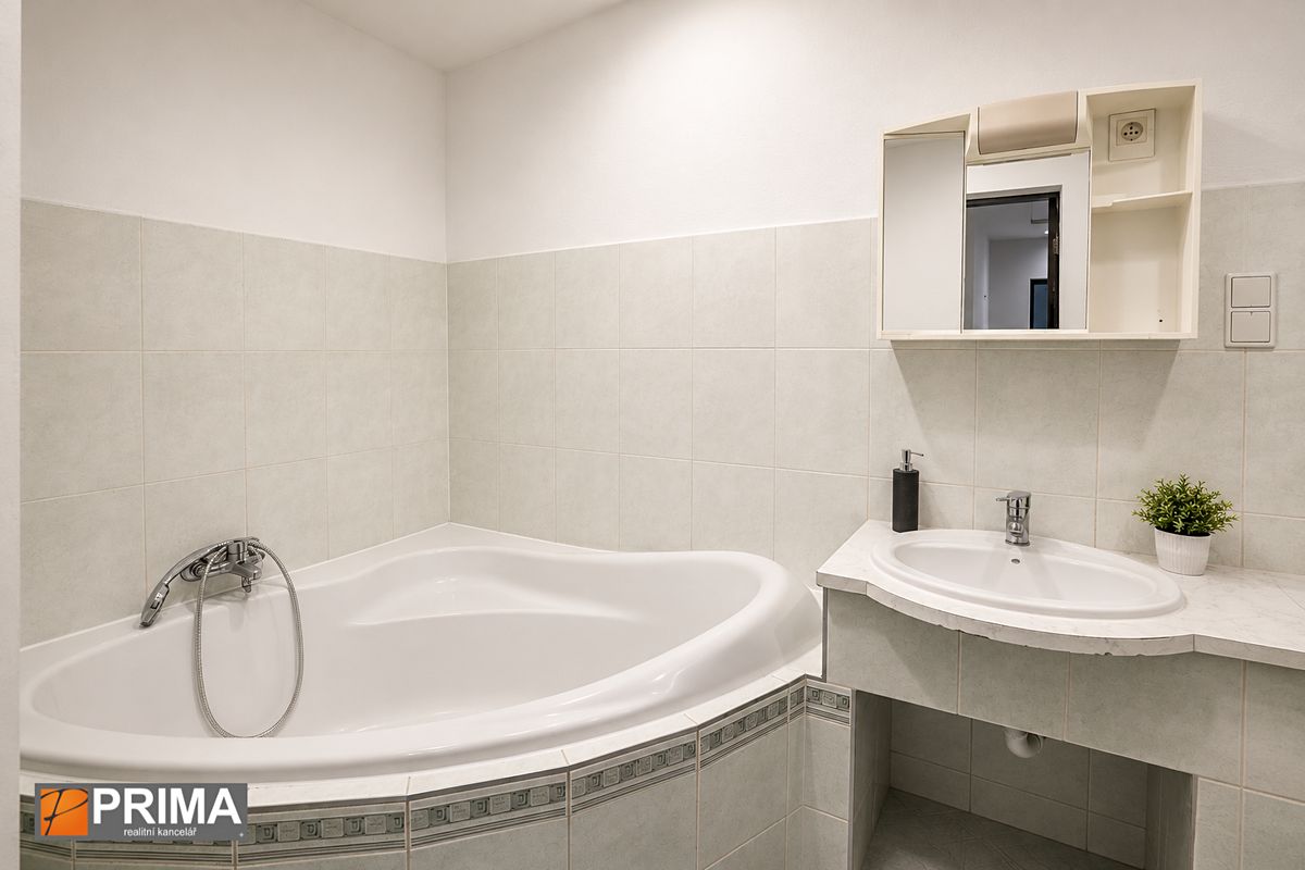 Prodej vícegeneračního domu 210 m², pozemek 181 m² – fotografie 5