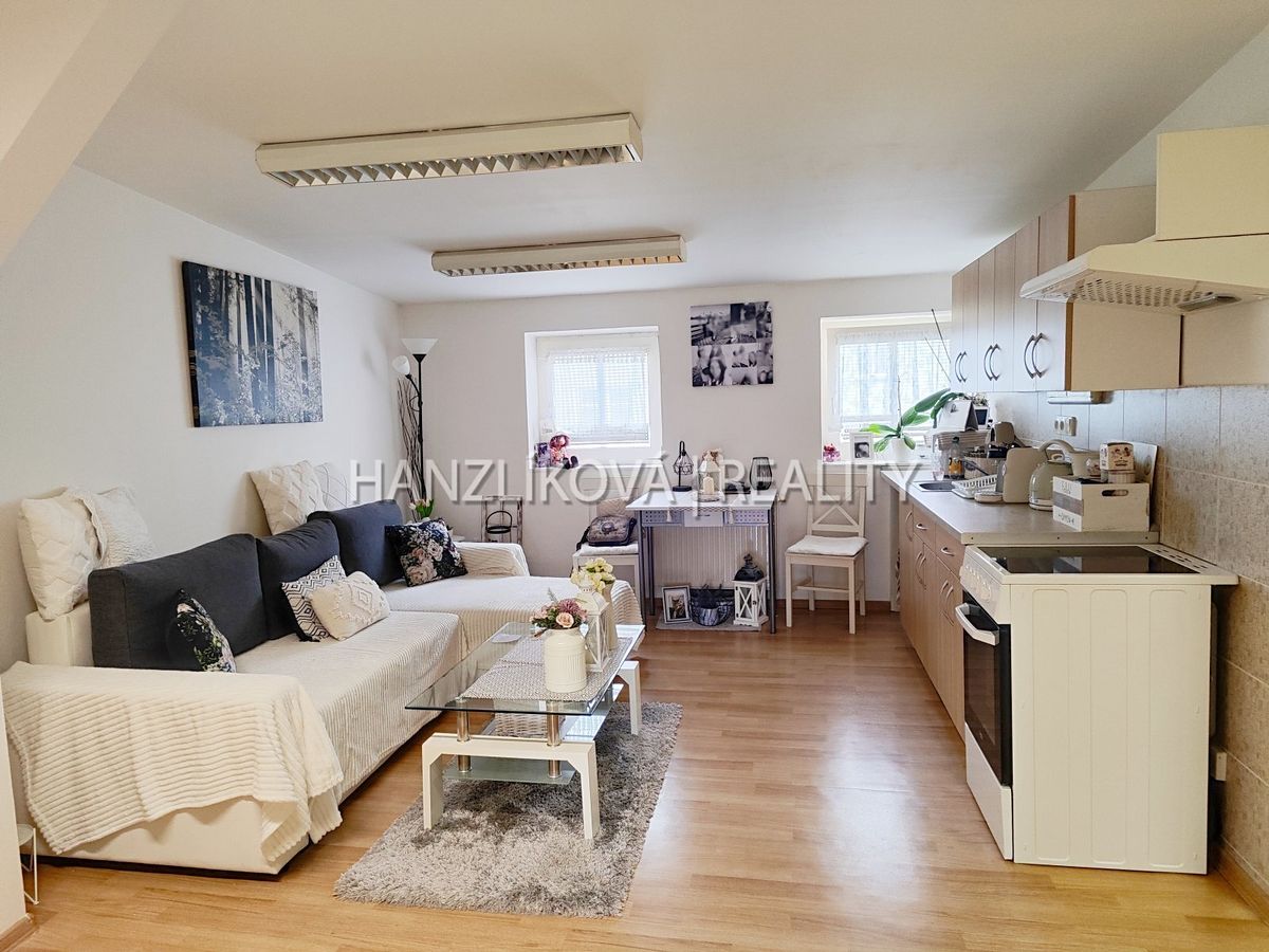 Pronájem bytu 2+kk 62 m²