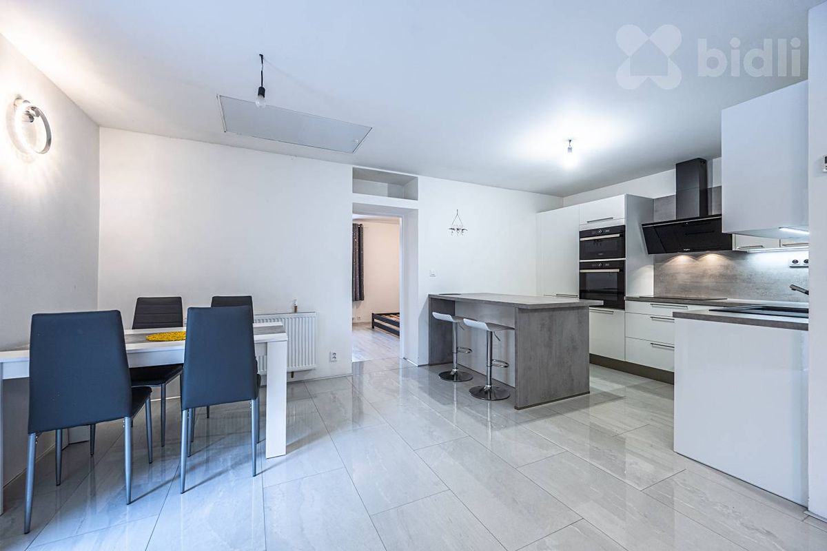 Prodej rodinného domu 140 m², pozemek 472 m² – fotografie 4