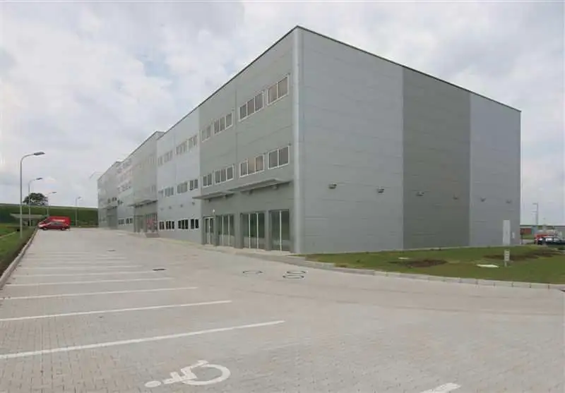 Pronájem skladového prostoru 797 m², Nupaky – náhled fotky 1