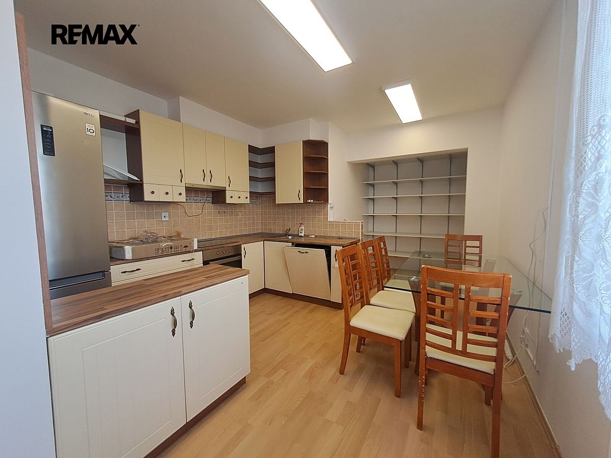Pronájem bytu 2+1 77 m² – fotografie 2