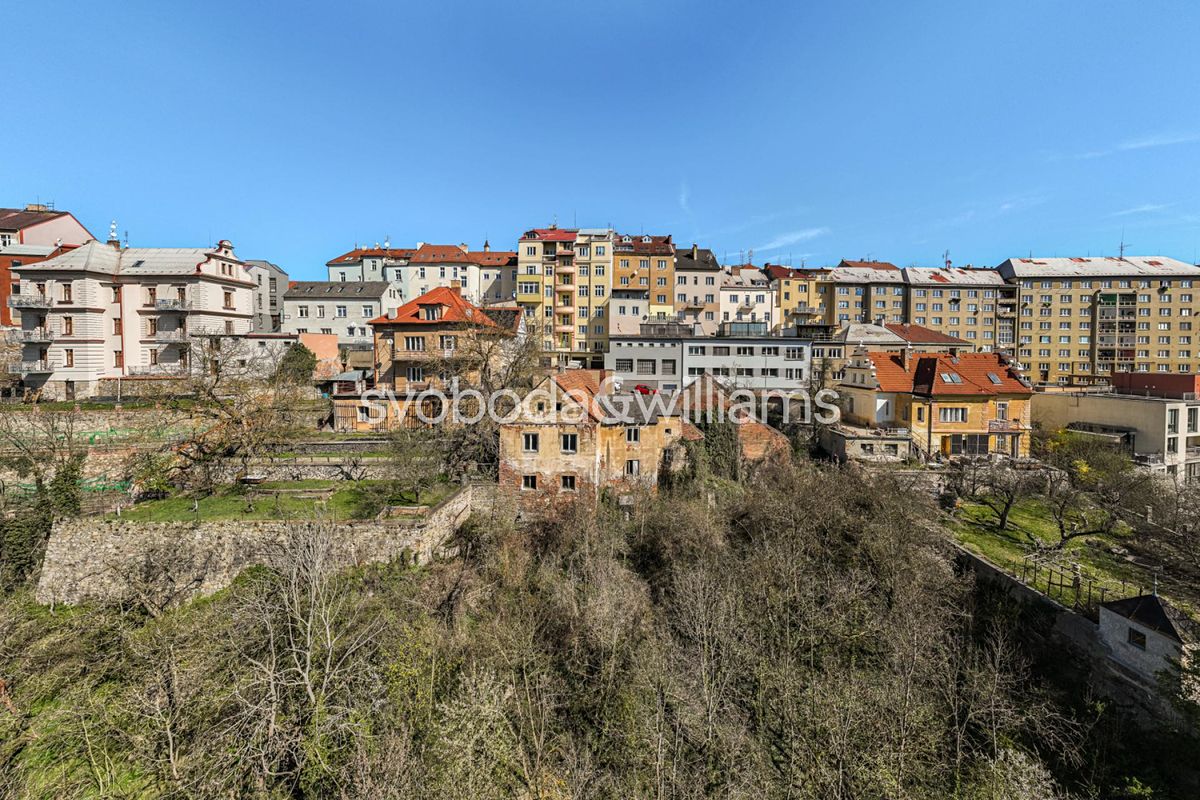 Prodej rodinného domu 439 m², pozemek 1266 m² – fotografie 2