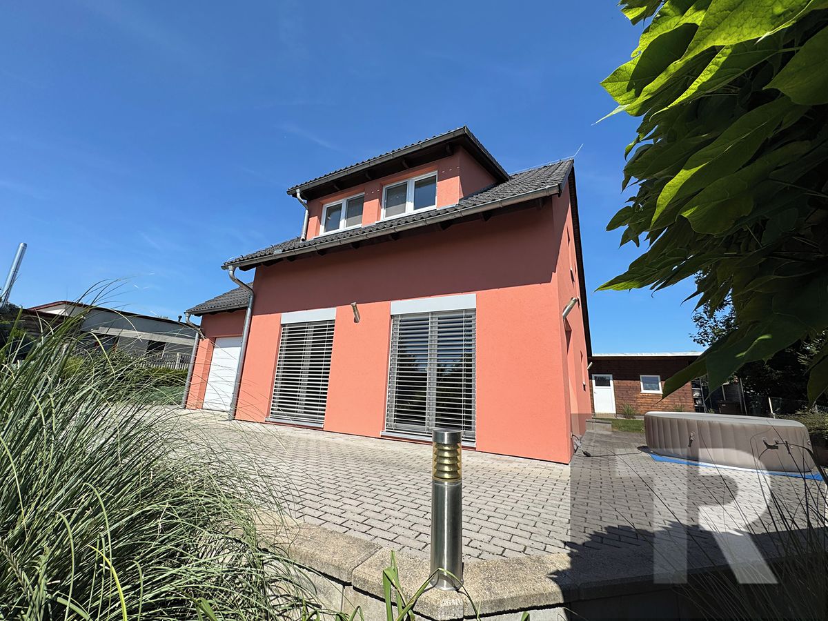 Prodej rodinného domu 147 m², pozemek 1050 m² – fotografie 4