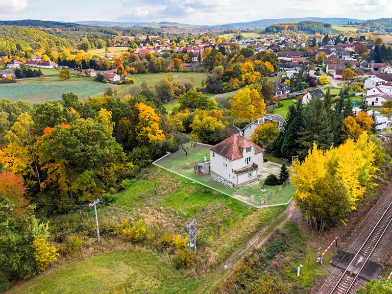 Prodej rodinného domu 200 m², pozemek 1305 m², Zdemyslice – náhled fotky 2