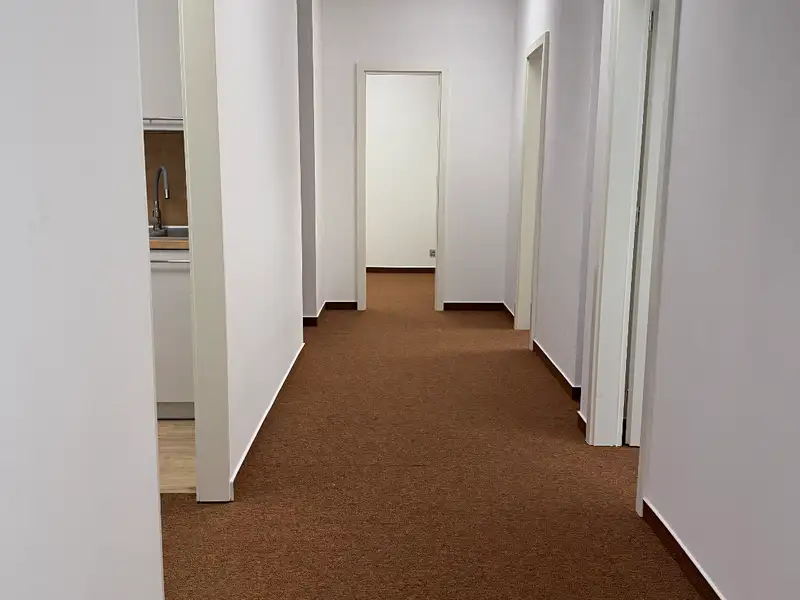 Pronájem kanceláře 63 m², Praha – náhled fotky 3