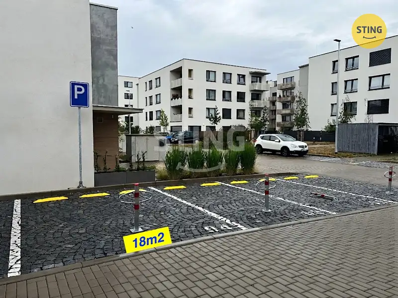 Pronájem garážového stání 18 m², Pardubice – náhled fotky 2