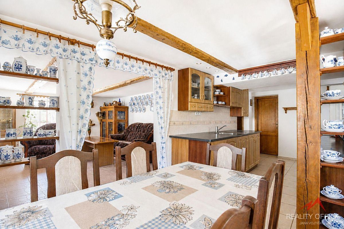 Prodej rodinného domu 120 m², pozemek 1208 m² – fotografie 3