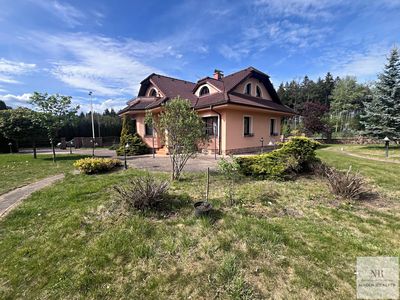 Prodej vily 350 m², pozemek 1148 m²