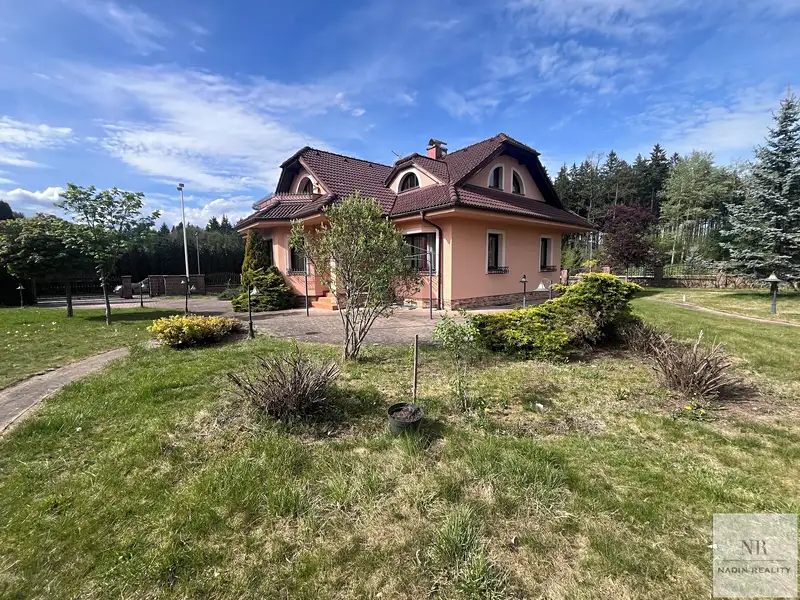 Prodej vily 350 m², pozemek 1148 m², Nová Role – náhled fotky 1
