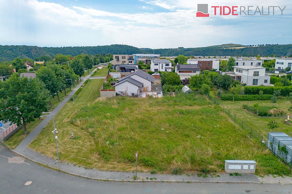 Prodej stavebního pozemku 890 m² – fotografie 2