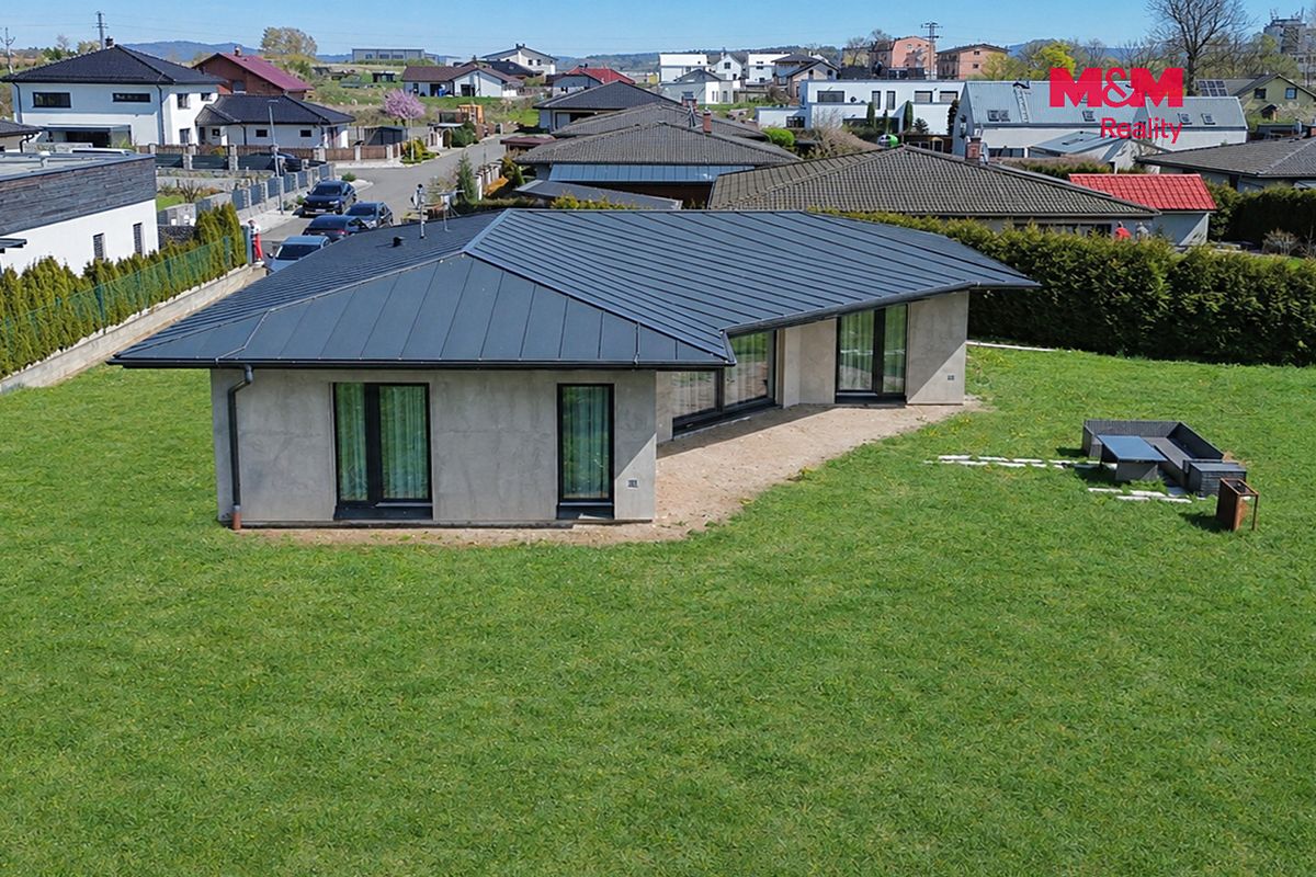 Prodej rodinného domu 140 m², pozemek 1570 m² – fotografie 3