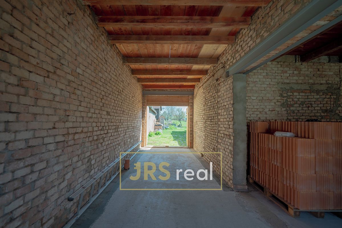 Prodej rodinného domu 527 m², pozemek 1300 m² – fotografie 5