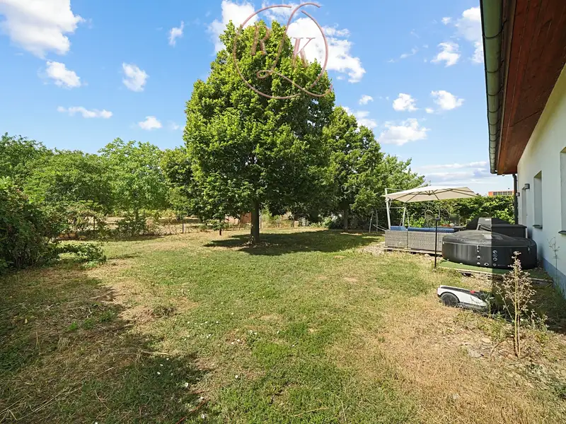 Prodej rodinného domu 260 m², pozemek 1550 m², Dolní Kounice – náhled fotky 3
