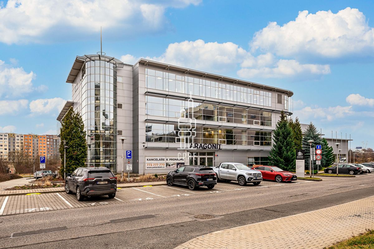 Pronájem kanceláře 235 m²