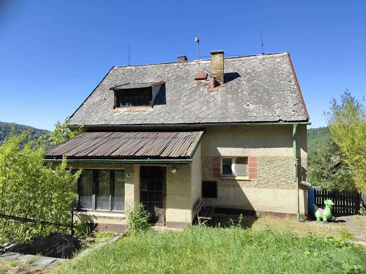 Prodej rodinného domu 220 m², pozemek 1940 m²