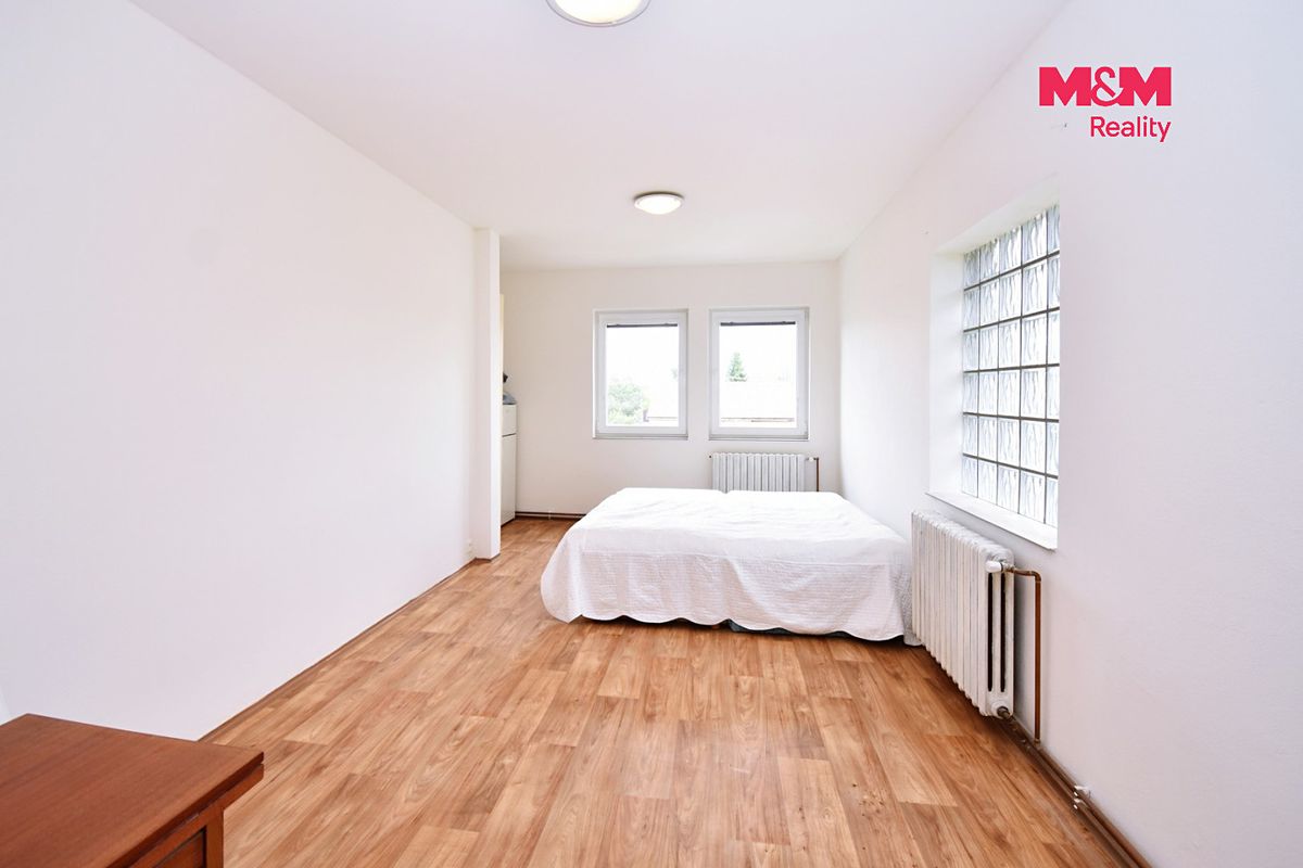 Prodej rodinného domu 300 m², pozemek 843 m² – fotografie 3