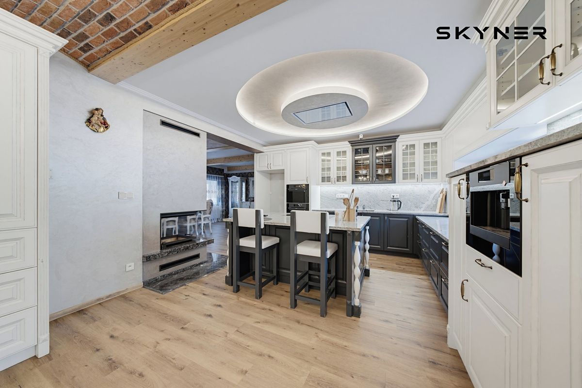Pronájem rodinného domu 400 m², pozemek 2200 m² – fotografie 3