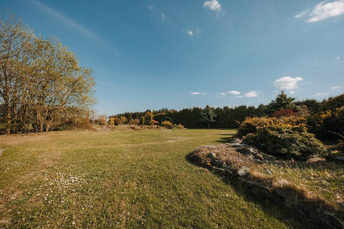 Prodej rodinného domu 280 m², pozemek 8138 m² — fotografie 9
