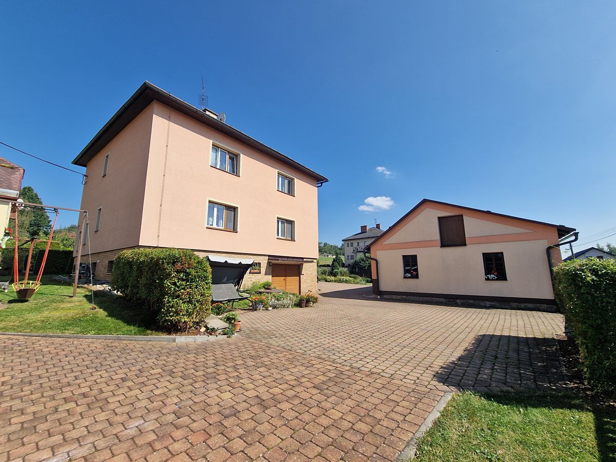 Prodej rodinného domu 288 m², pozemek 1801 m² – fotografie 4