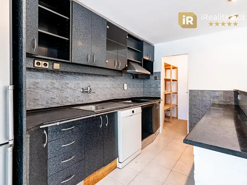 Prodej rodinného domu 75 m², pozemek 1732 m², Holice – náhled fotky 3