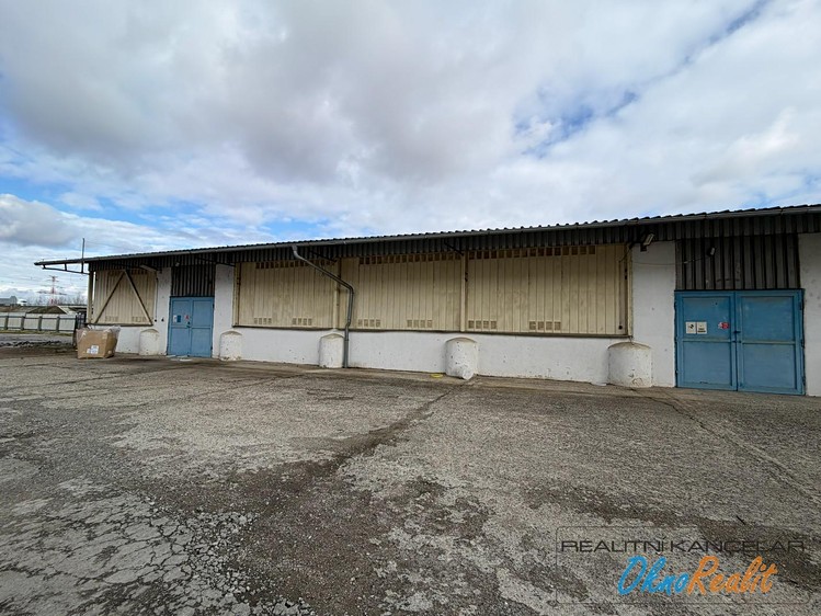 Pronájem komerčního prostoru, 200 m² (50 z 50)