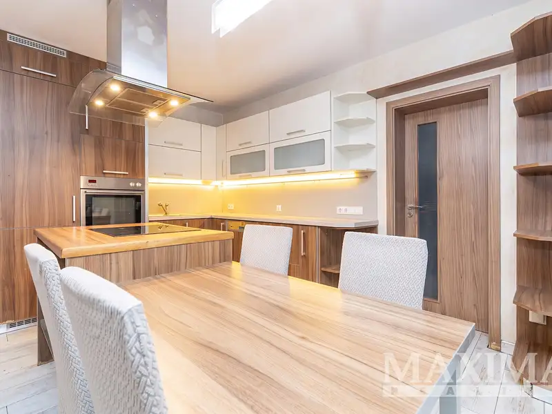 Prodej rodinného domu 215 m², pozemek 473 m², Křelov-Břuchotín – náhled fotky 1