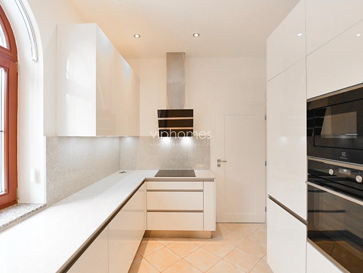 Pronájem domu, 270 m² (4 z 21)