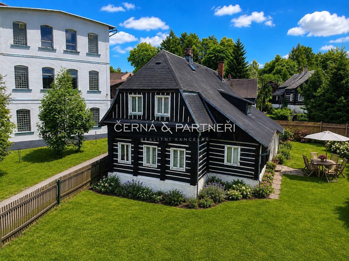Prodej rodinného domu 280 m², pozemek 1200 m² – fotografie 5