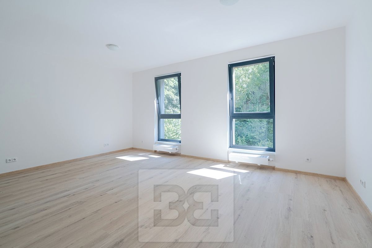 Pronájem bytu 1+kk 37 m²