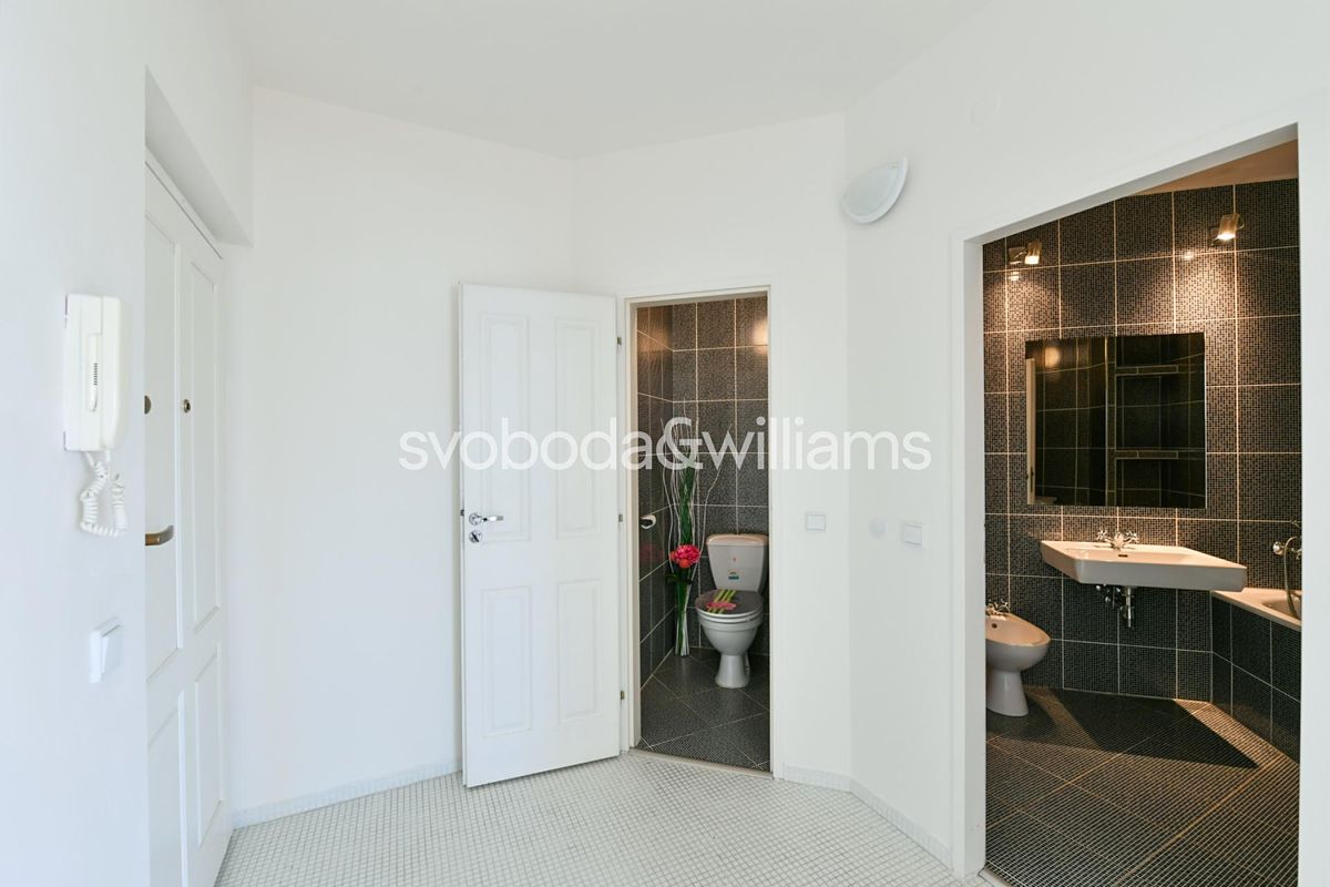 Pronájem bytu 2+kk 111 m² – fotografie 5