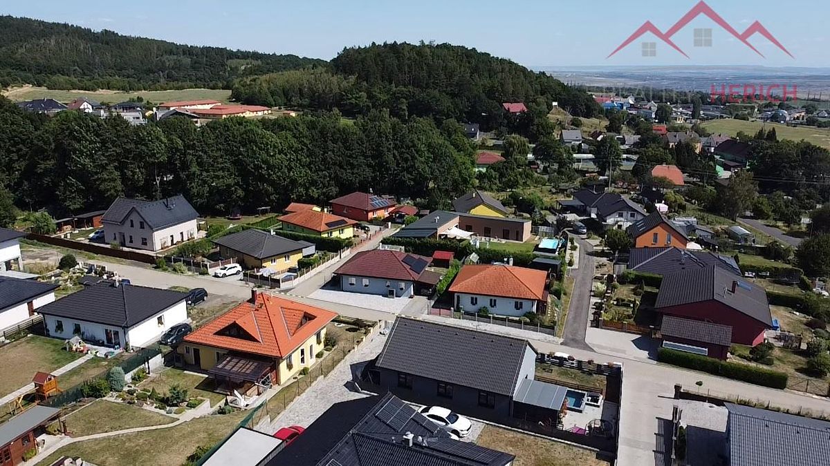 Prodej stavebního pozemku 932 m² – fotografie 5