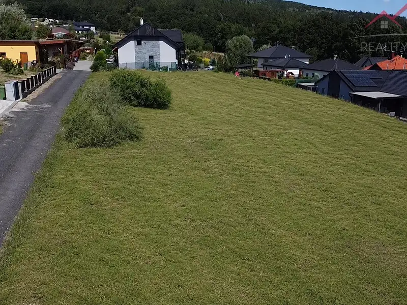 Prodej stavebního pozemku 932 m², Málkov – náhled fotky 2