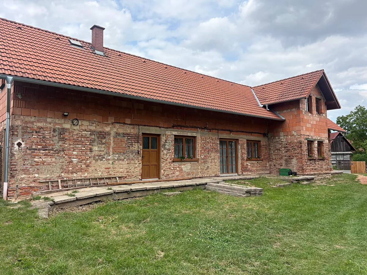 Prodej zemědělské usedlosti 300 m², pozemek 12160 m²