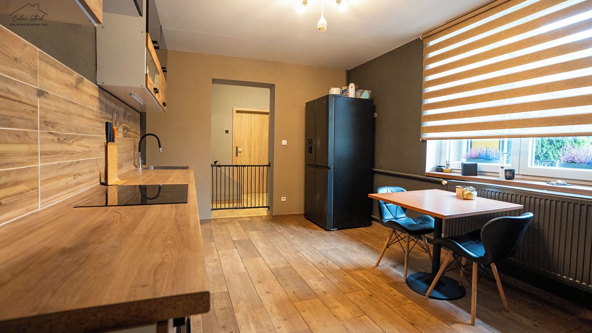 Prodej rodinného domu 232 m², pozemek 778 m² – fotografie 5