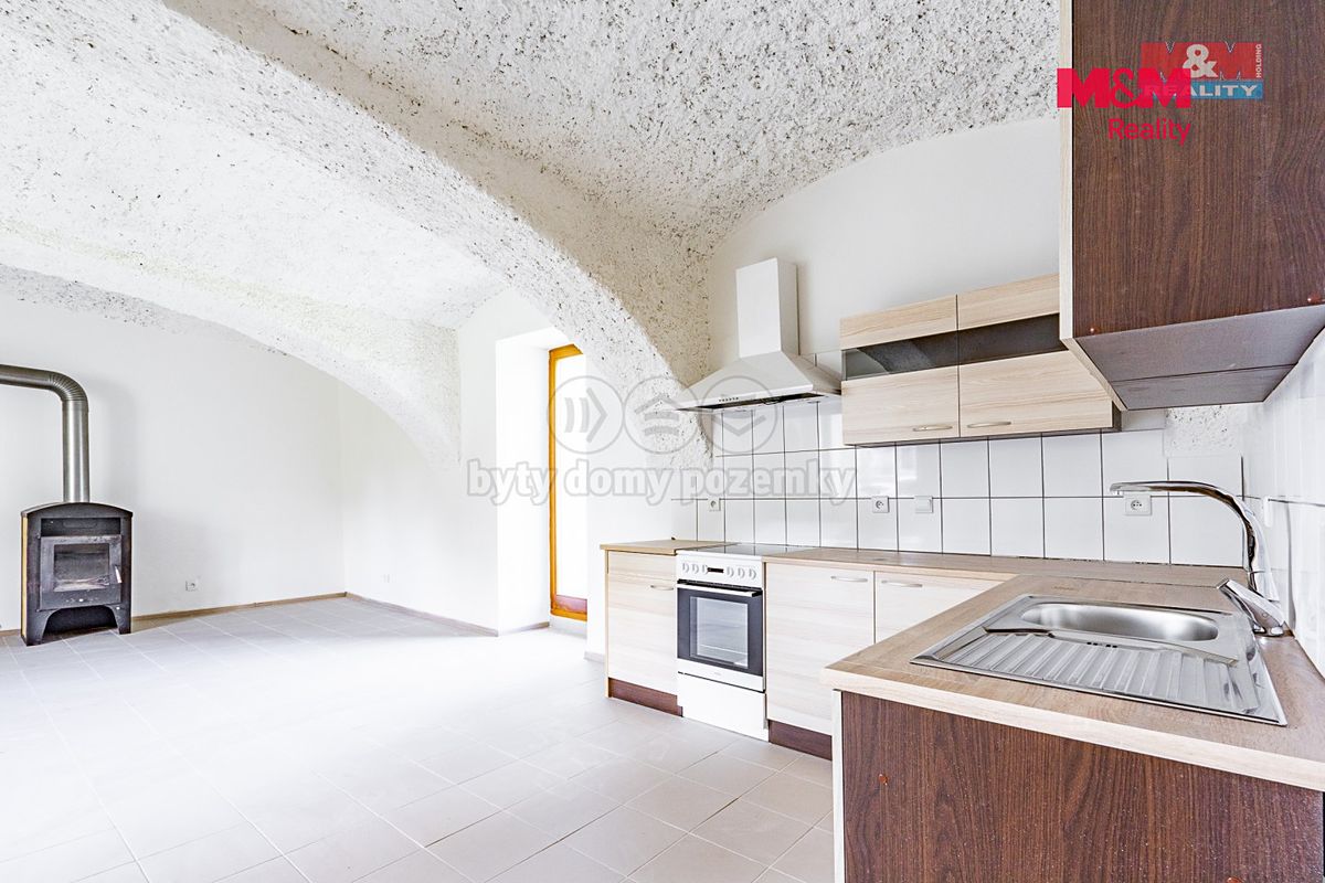 Prodej rodinného domu 130 m², pozemek 1000 m² – fotografie 3