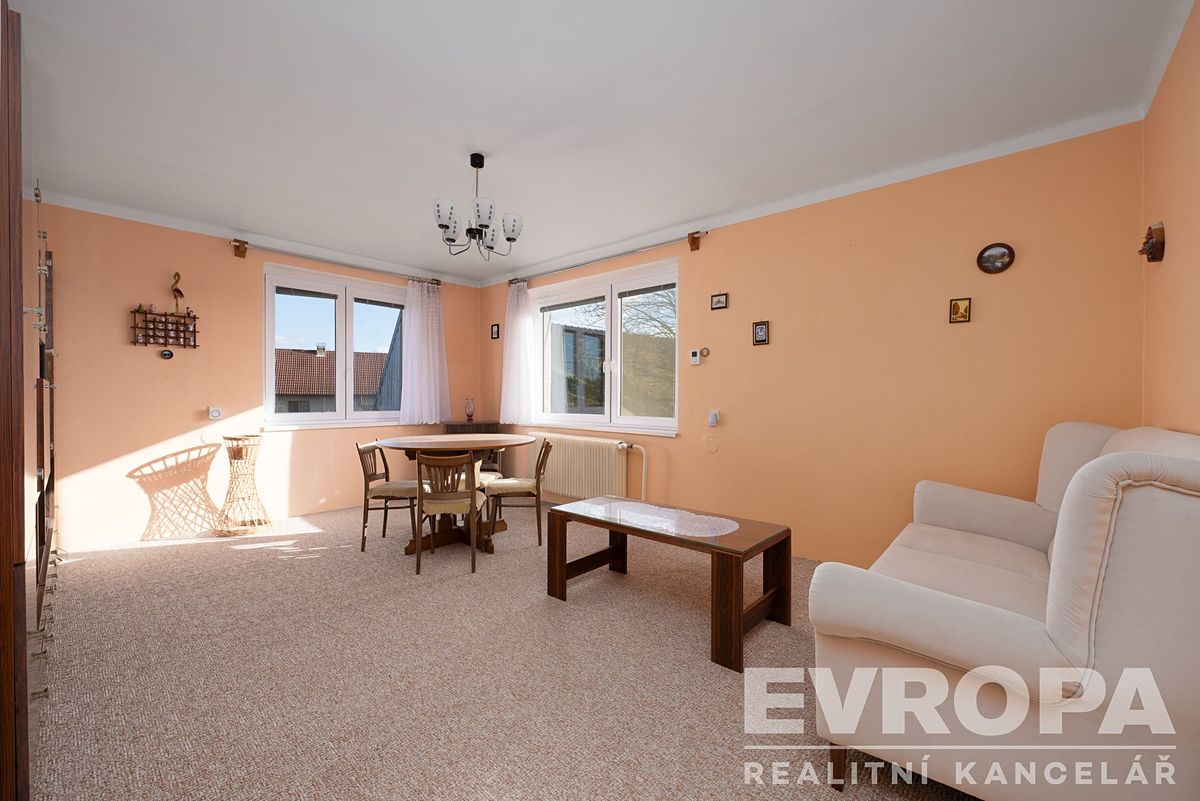 Prodej rodinného domu 263 m², pozemek 1178 m² – fotografie 4