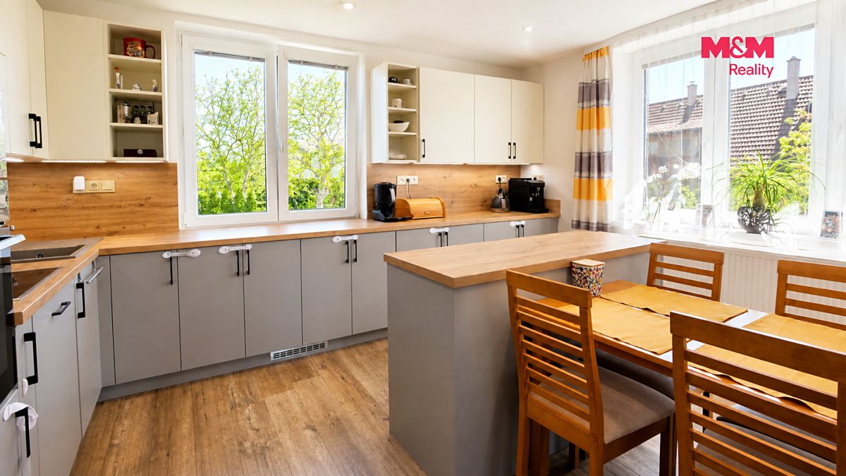 Prodej rodinného domu 129 m², pozemek 882 m² – fotografie 4