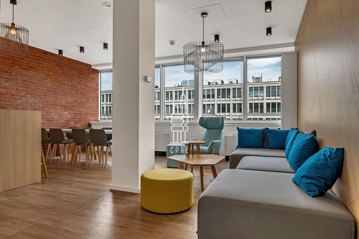 Pronájem kanceláře 544 m² – fotografie 2