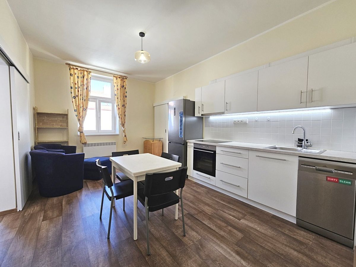 Pronájem bytu 3+kk 60 m²