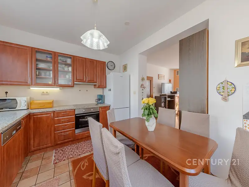 Prodej rodinného domu 147 m², pozemek 953 m², Litovel – náhled fotky 2