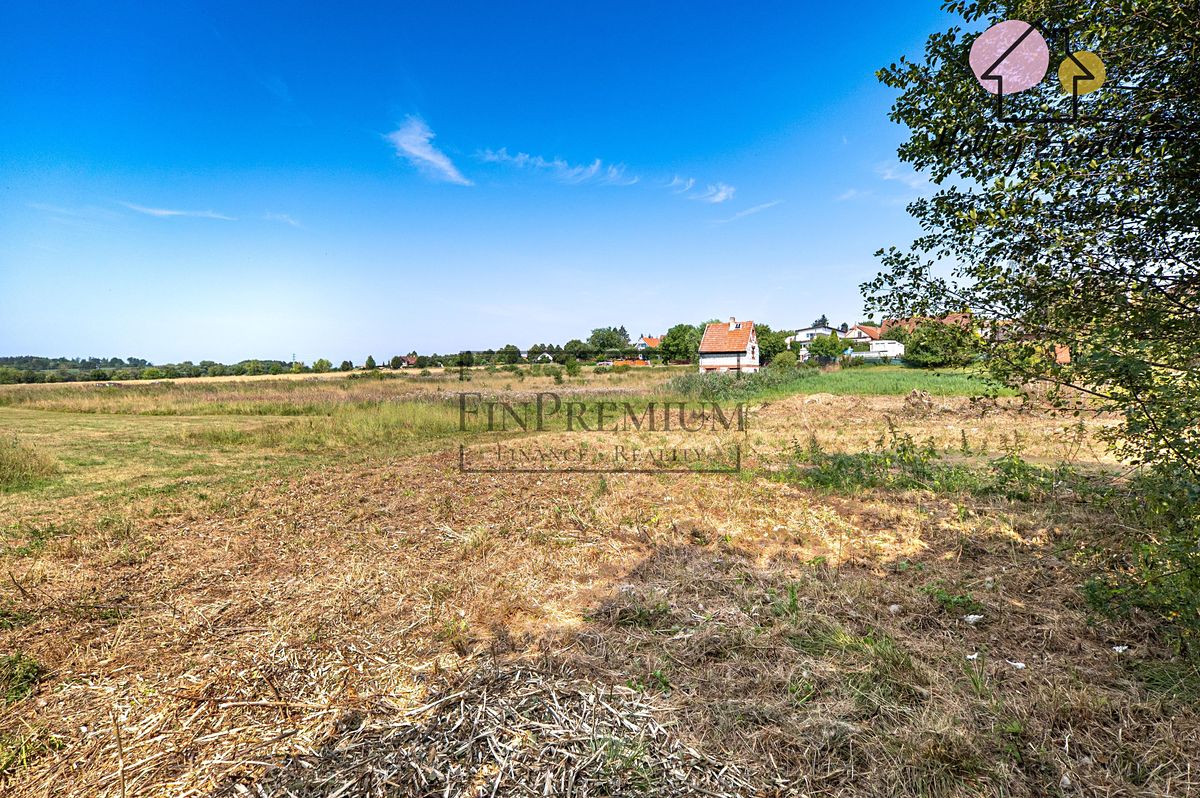 Prodej stavebního pozemku 991 m² – fotografie 3