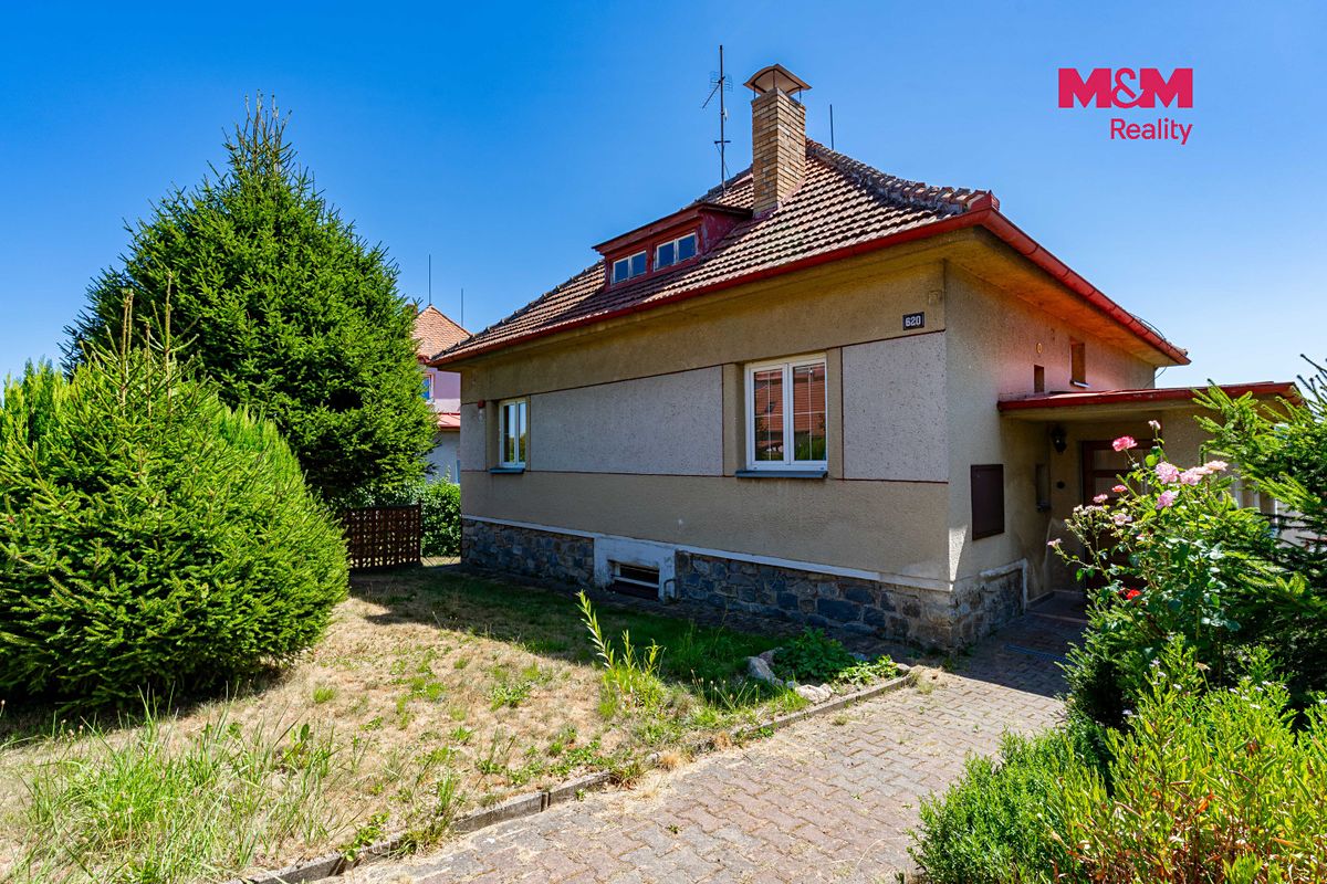 Prodej rodinného domu 150 m², pozemek 1587 m² – fotografie 2
