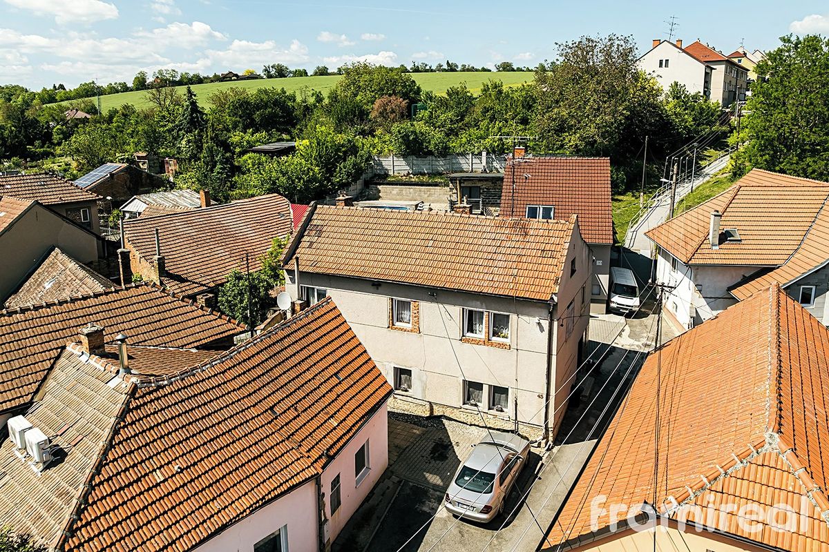 Prodej rodinného domu 243 m², pozemek 237 m²