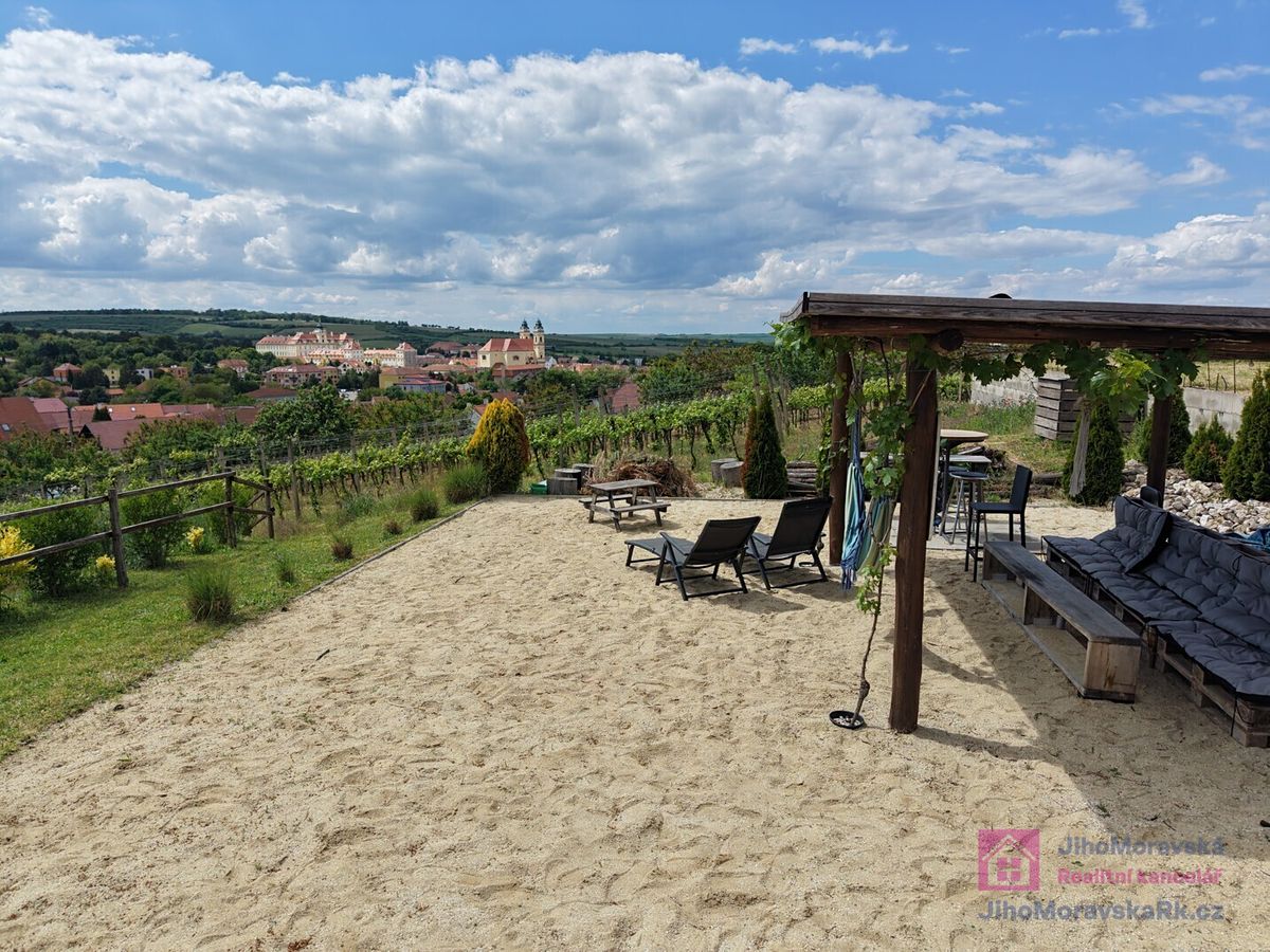 Prodej rodinného domu 252 m², pozemek 1211 m² – fotografie 4