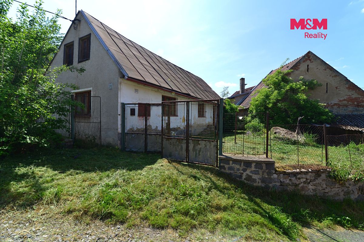 Prodej rodinného domu 188 m², pozemek 444 m² – fotografie 2